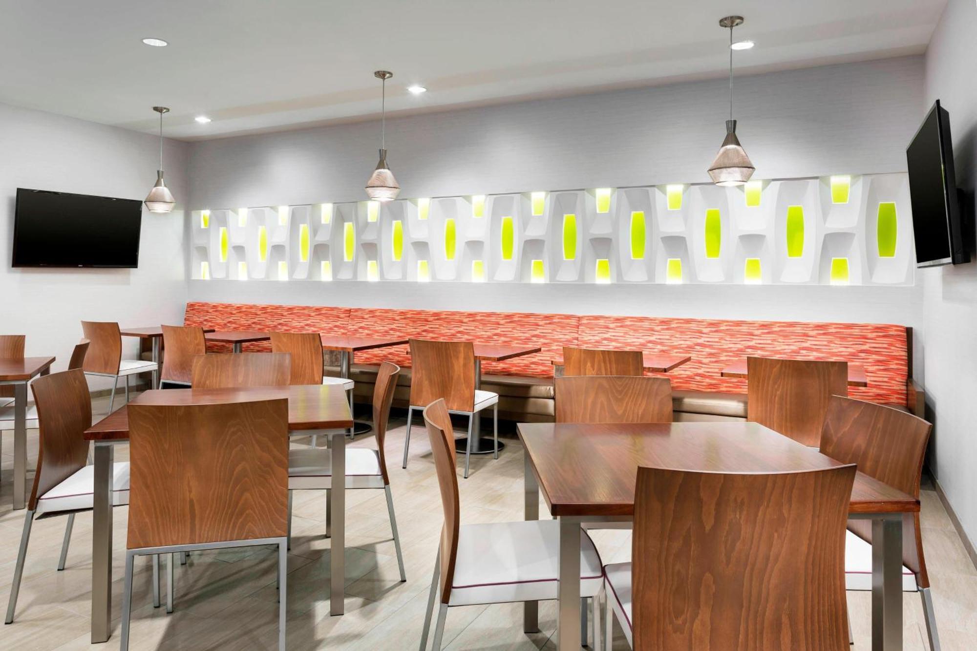 Springhill Suites By Marriott San Diego Mission Valley Extérieur photo